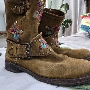 Frye Tan Embroidered Heeled Boots